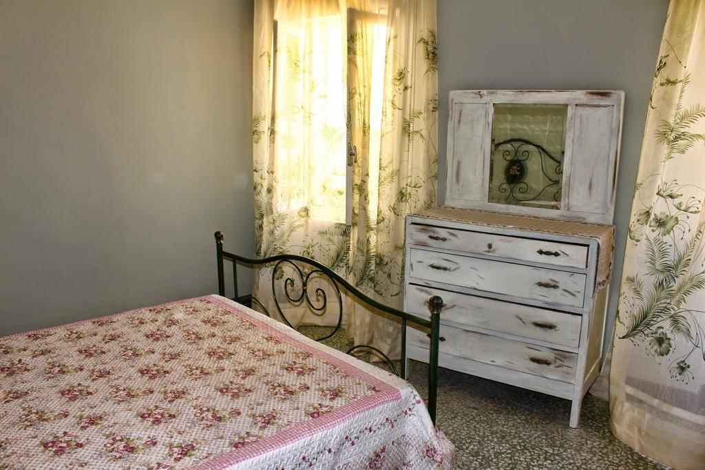 Montegrazie Apartment إمبيريا الغرفة الصورة