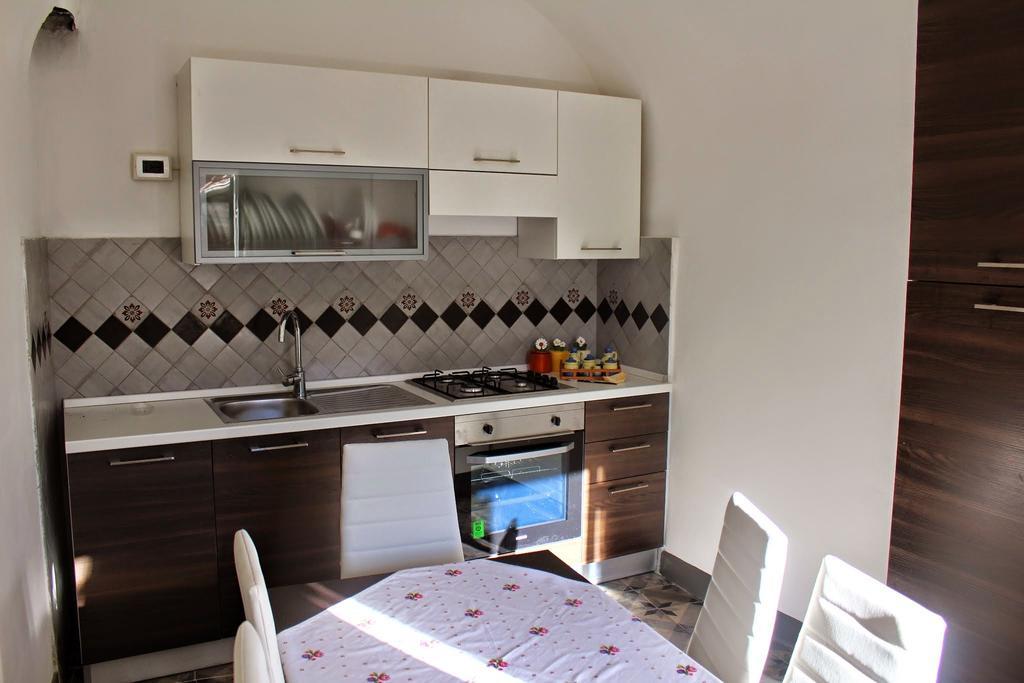 Montegrazie Apartment إمبيريا الغرفة الصورة