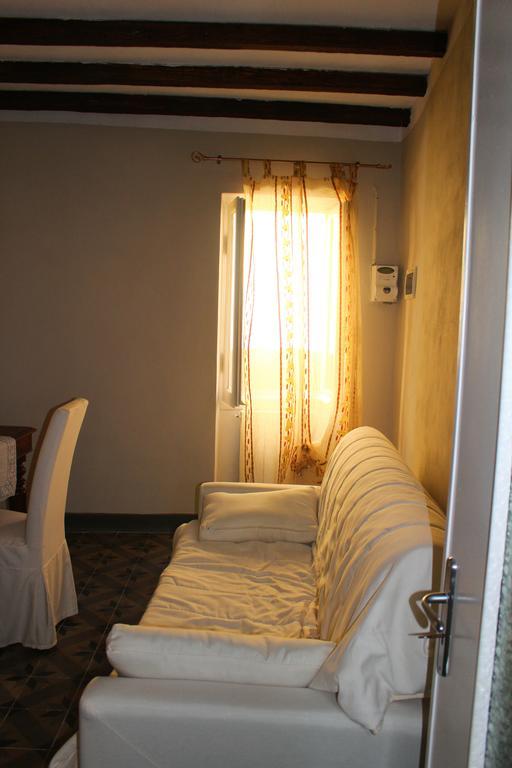 Montegrazie Apartment إمبيريا الغرفة الصورة